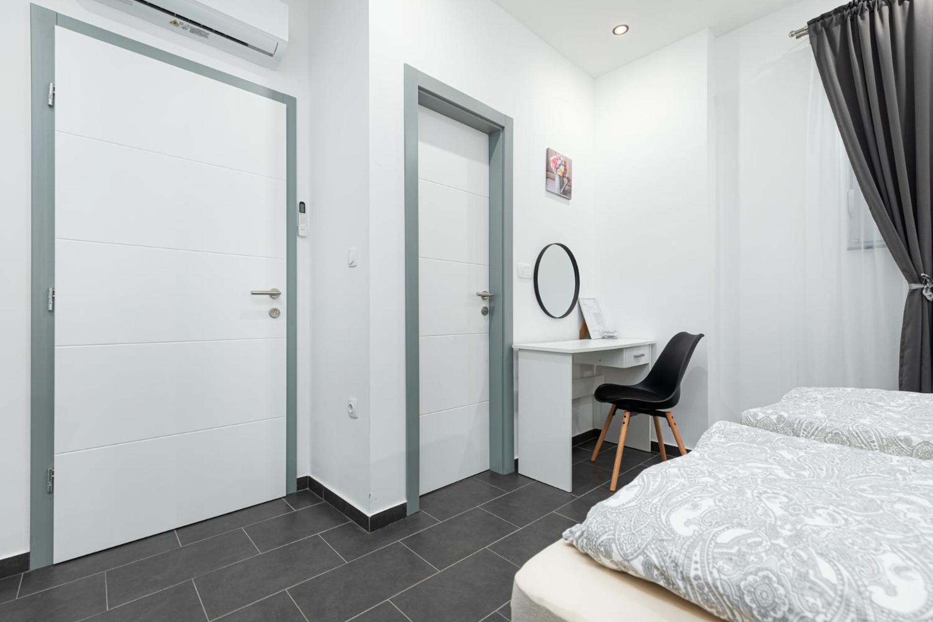 Rooms And Studio Flora Poreč Exteriör bild