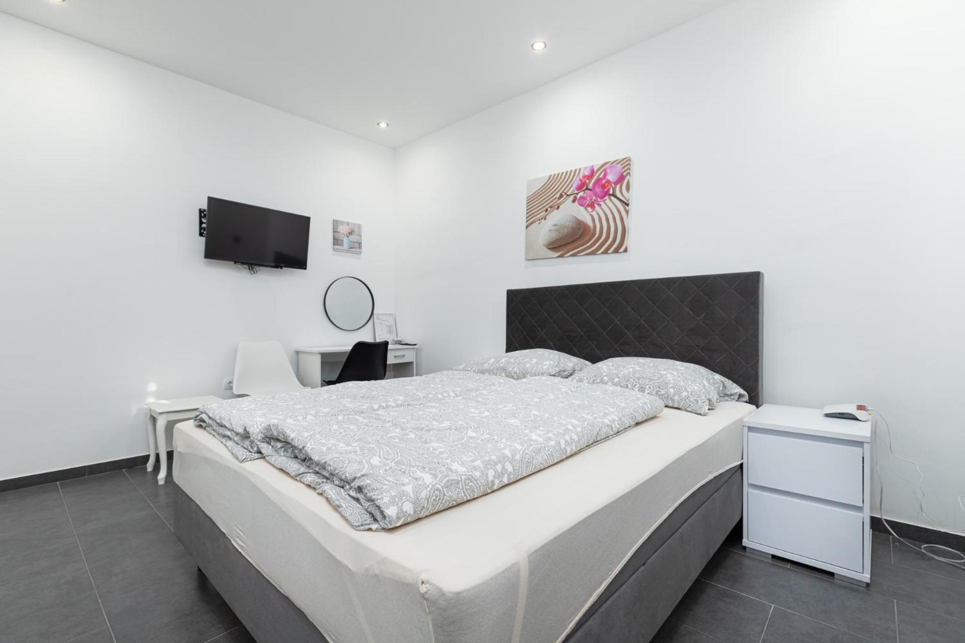 Rooms And Studio Flora Poreč Exteriör bild
