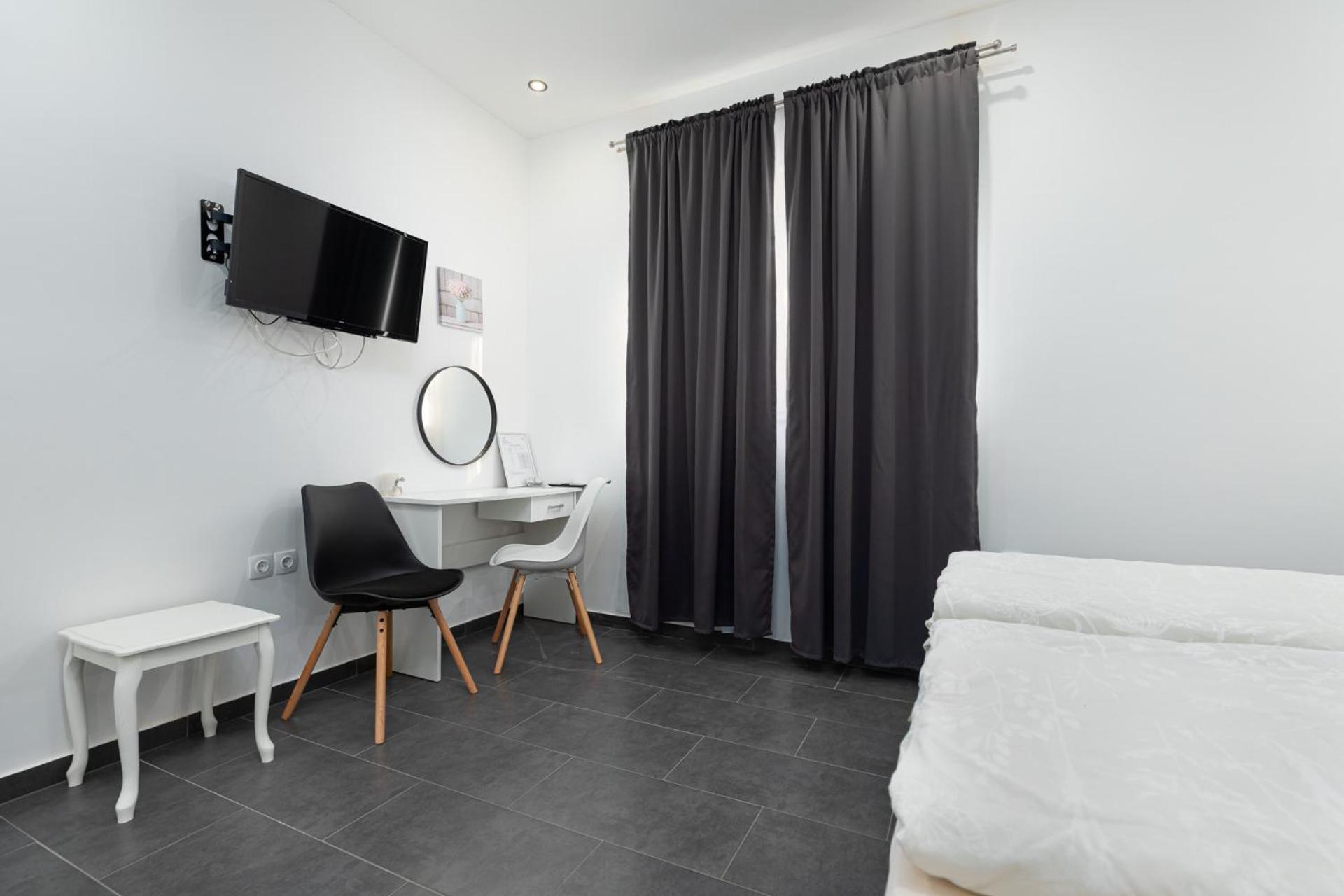 Rooms And Studio Flora Poreč Exteriör bild